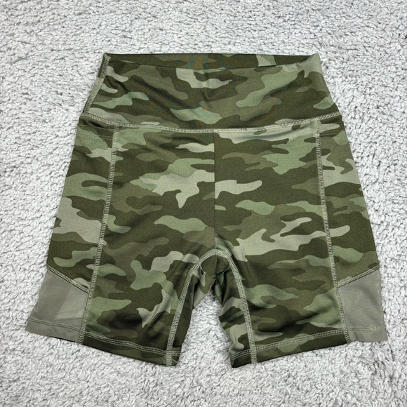 Pink Shorts Womens Extra Small Ultimate Camouflage Activewear Pockets Gym Fit - Picture 1 of 4
